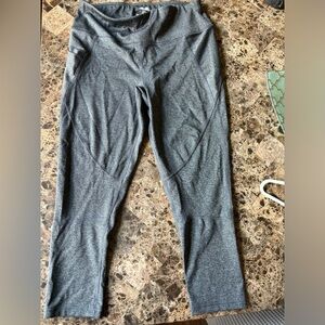 Size medium Avia yoga pants. Size M 8-10 gray colored